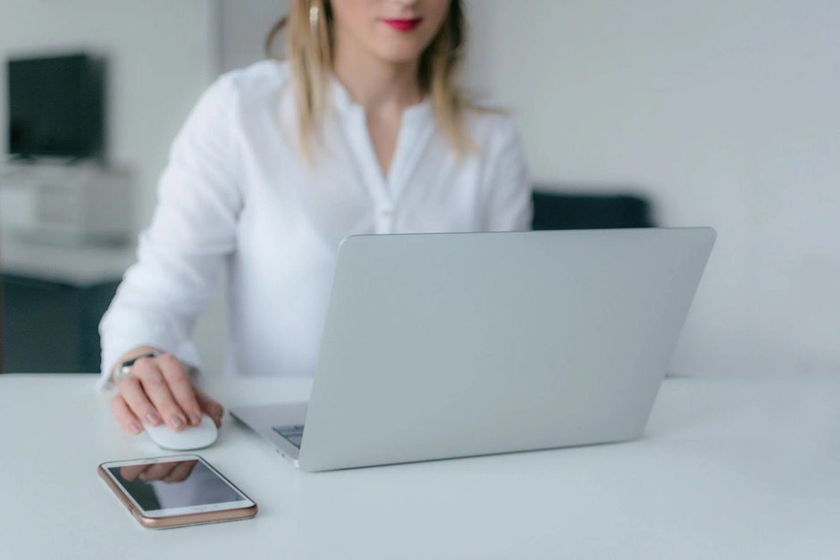a digital marketing expert working on their client's link-building campaign.